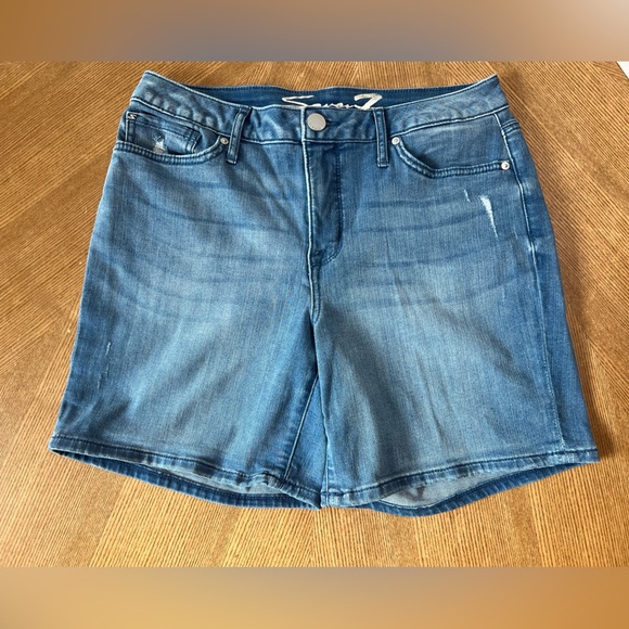7 For All Mankind Pants - Seven7 medium wash jean shorts women’s size 10
